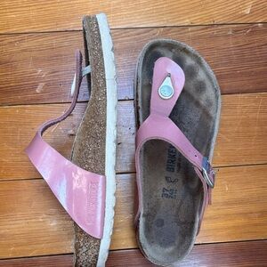 Birkenstock Gizeh Patent Leather Dusty Pink Sandals